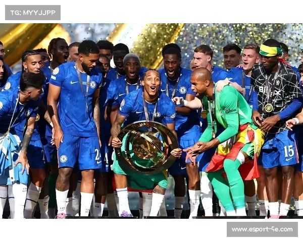 英超争冠进入白热化，阿森纳、曼城、利物浦三强并驾齐驱